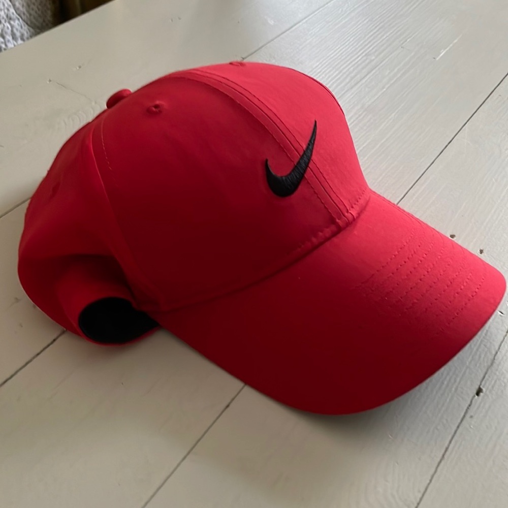 Nike Legacy91 golf hat new without tags.  Excellent condition.